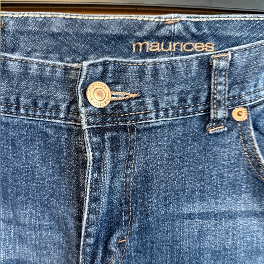 Maurices Curvy medium wash Blue Jeans Size 15/16 Short - Picture 5 of 9